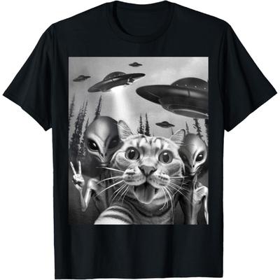 Funny Cat Selfie with UFOs Peace Sign Alien Cat UFO Invasion T-Shirt