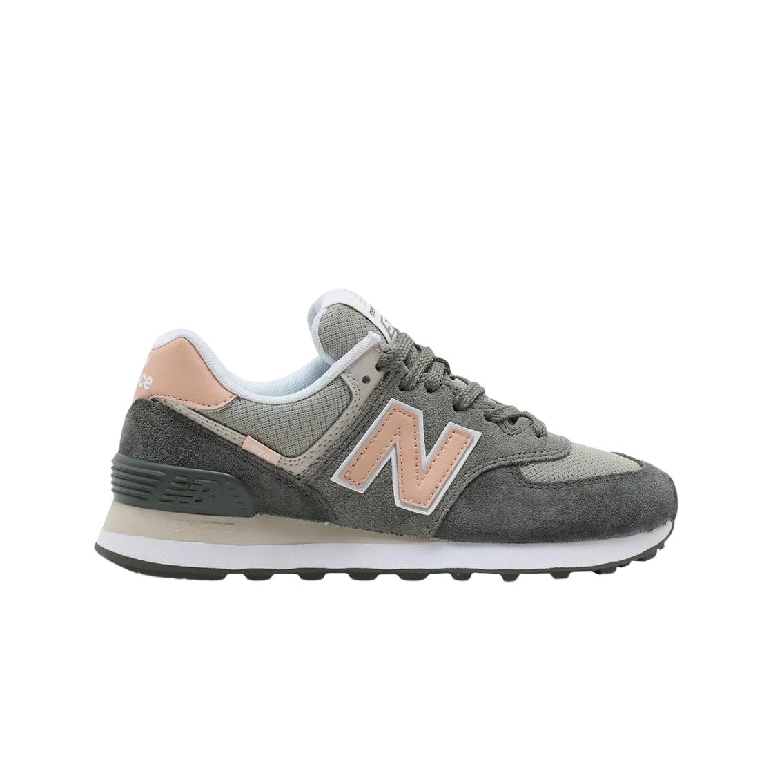 

(в) New Balance 574 Черная ель Серебристая сосна 220