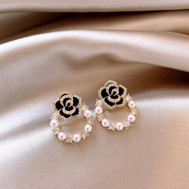 

Silver needle oil painting style flower pearl earrings light luxury niche temperament elegant stud earrings exquisite versatile earrings women