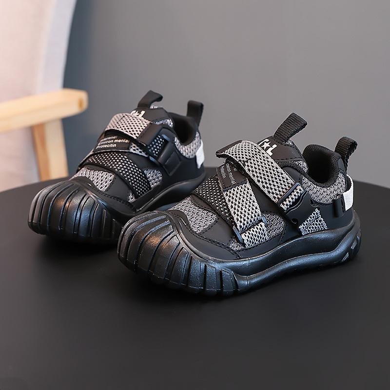 2025 autumn new children's sports shoes lightweight soft-soled boys' dad shoes medium and older children's casual girls' running shoes