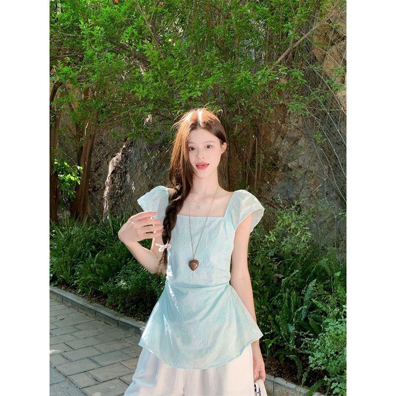 

Kumikumi Gentle Style French style Hollow Embroidery Short sleeve Shirts Women Summer Elegant Square Collar Tight Waist Slimming Top Light Blue L