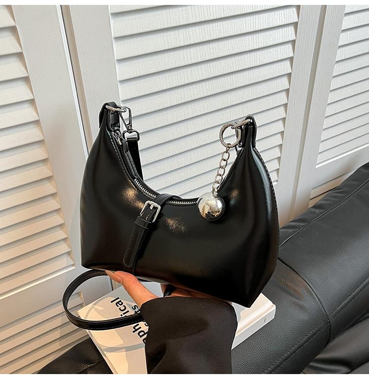 Retro small bag women's 2025 new high-end niche crescent bag fashionable and versatile one-shoulder crossbody underarm bag