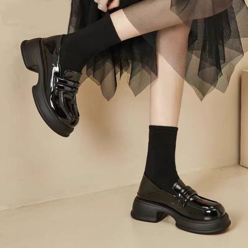 Fashion Golden Classic Blackloafer For Women Round Toe Thick Soled Small Leather Shoes Fashion Versatile Black College Style Women Shoes