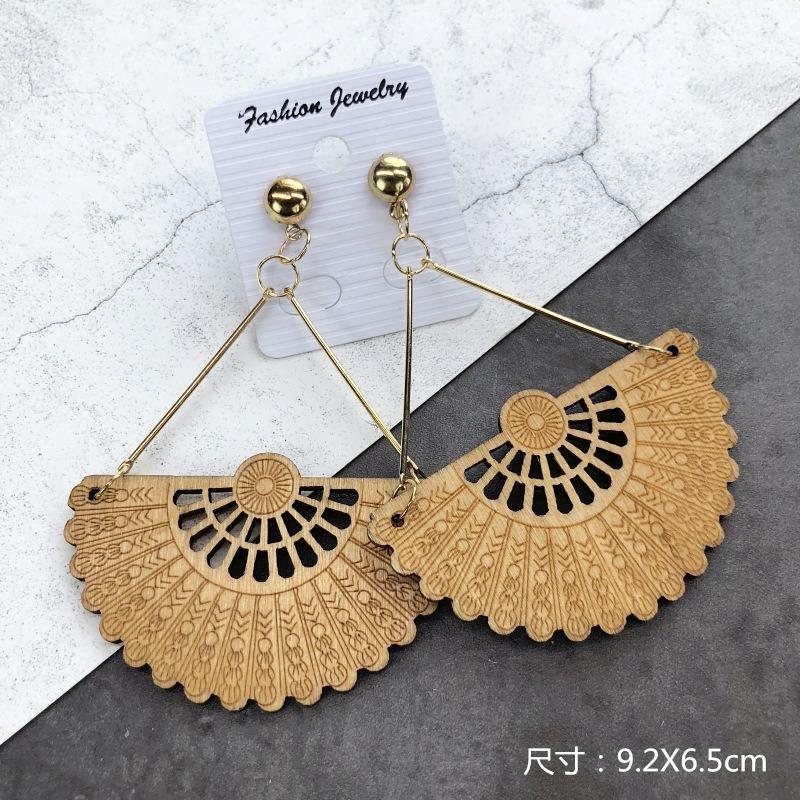 Bohemian Wood Earrings Women's Personality Exaggerated Print Flower Stud Earrings Vacation Versatile Temperament Earrings