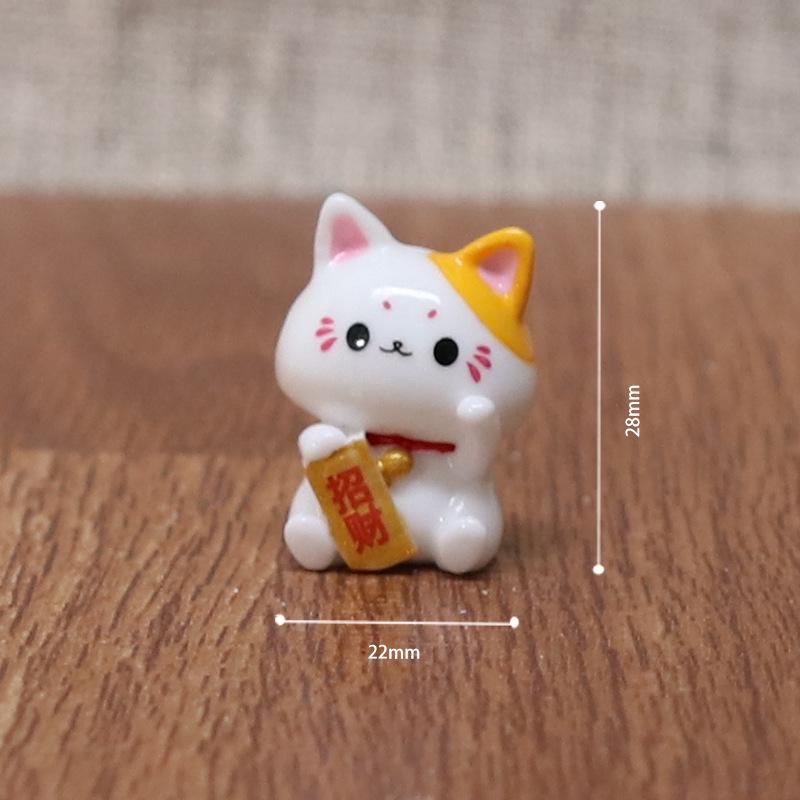 Lucky Cat Moss Resin Ornament for Car or Desktop Decor