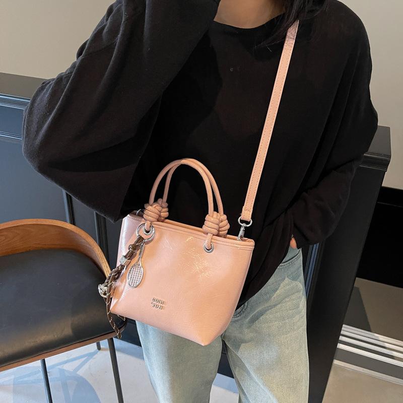 Solid Color Texture Retro Small Bag Women 2025 New Trend Shoulder Messenger Bag Portable Bucket Bag
