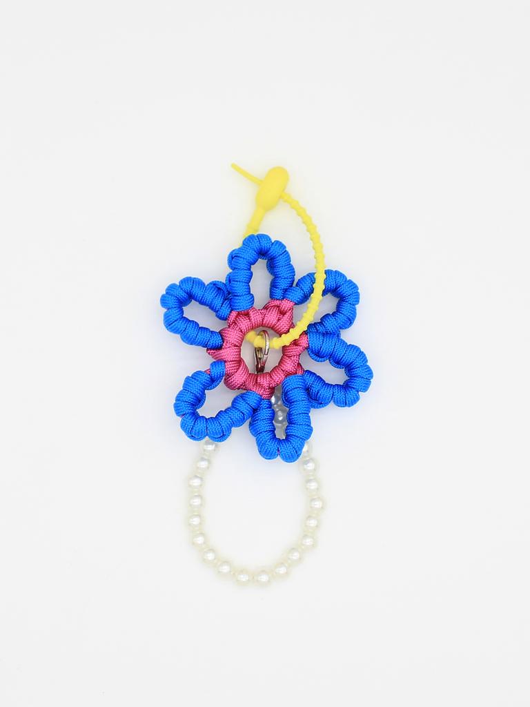 Cute and Childlike Hand-woven Carrot Flower Keychain Mobile Phone Pendant Bag Jewelry