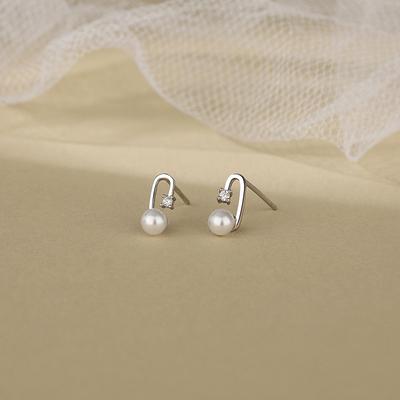 Exquisite Small Light Bulb Pearl Earrings for Women Light Luxury High-quality Texture Niche Special Small Ear Decoration