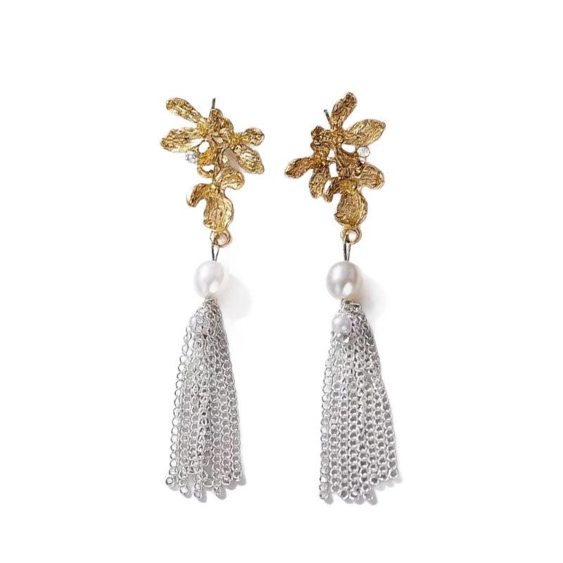 Retro Court Temperament Earrings Long Pearl Flower Fringed Light Luxury Stud Earrings Niche Design High-End Earrings