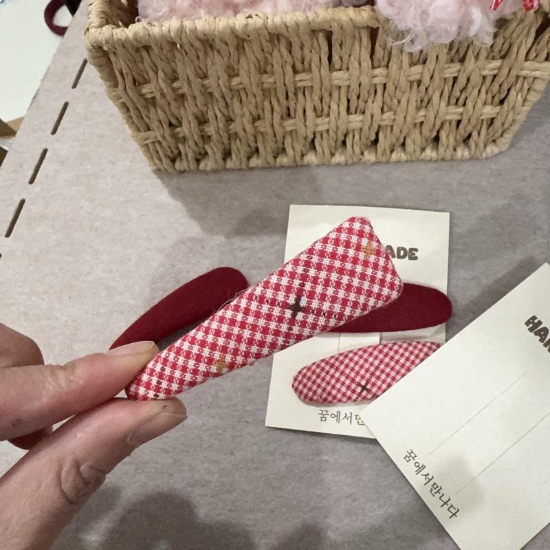 2026 Early Spring Korean Style Solid Color BB Hair Clip - Red Floral Fabric Hair Accessory for Spring/Autumn