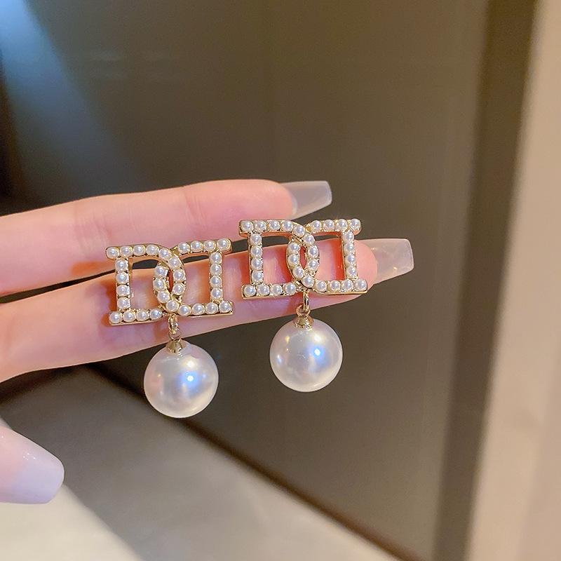 Korean Luxury Mermaid Pearl Earrings: Elegant, High-End, and Versatile Statement Ear Buckles
