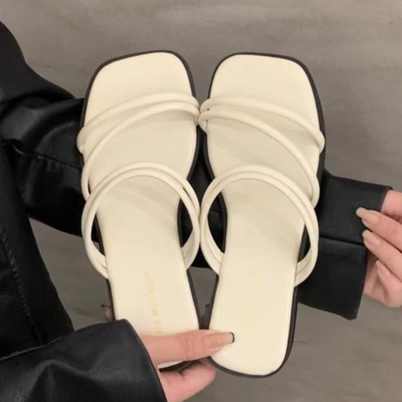 Fashion Hot Selling 2025 Summer Thin Strap Flat Sandal Slim Single Strap Beach Flip Flops Casual Chic Outdoor Slip-Ons for Outfit Solid