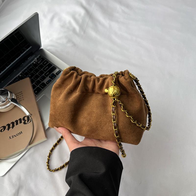 Leopard print bag women's 2025 new trendy niche super fire commuter shoulder bag suede chain crossbody bucket bag