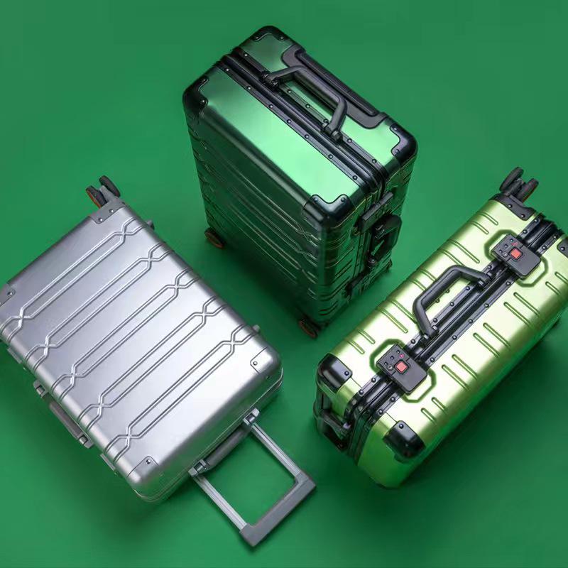 24-inch Aluminum Magnesium Alloy Trolley Luggage with Men's & Women's Combination Lock - Scratch & Wear-resistant Carry-on