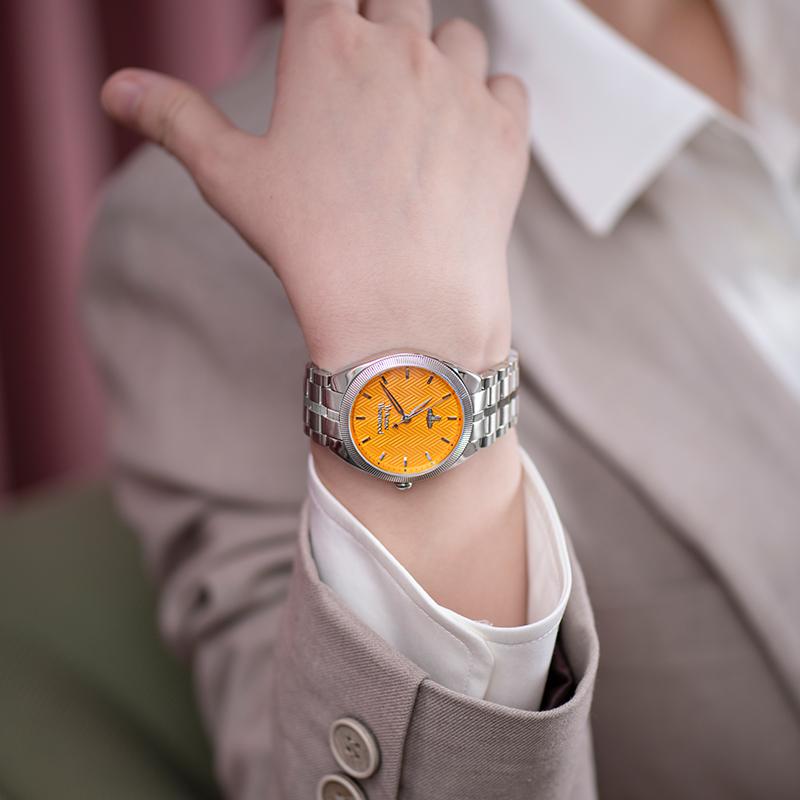 Vivienne Westwood Quartz Watch Stainless Steel Band Orange Dial 50m Water Resistant Women watches DWVV281TNSL-DW