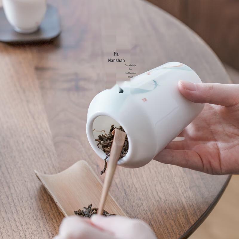 Kleines Keramik-Teevorratsglas