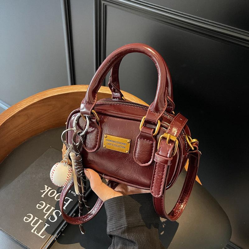 Premium retro small bag women's new autumn and winter versatile messenger bag portable small square bag