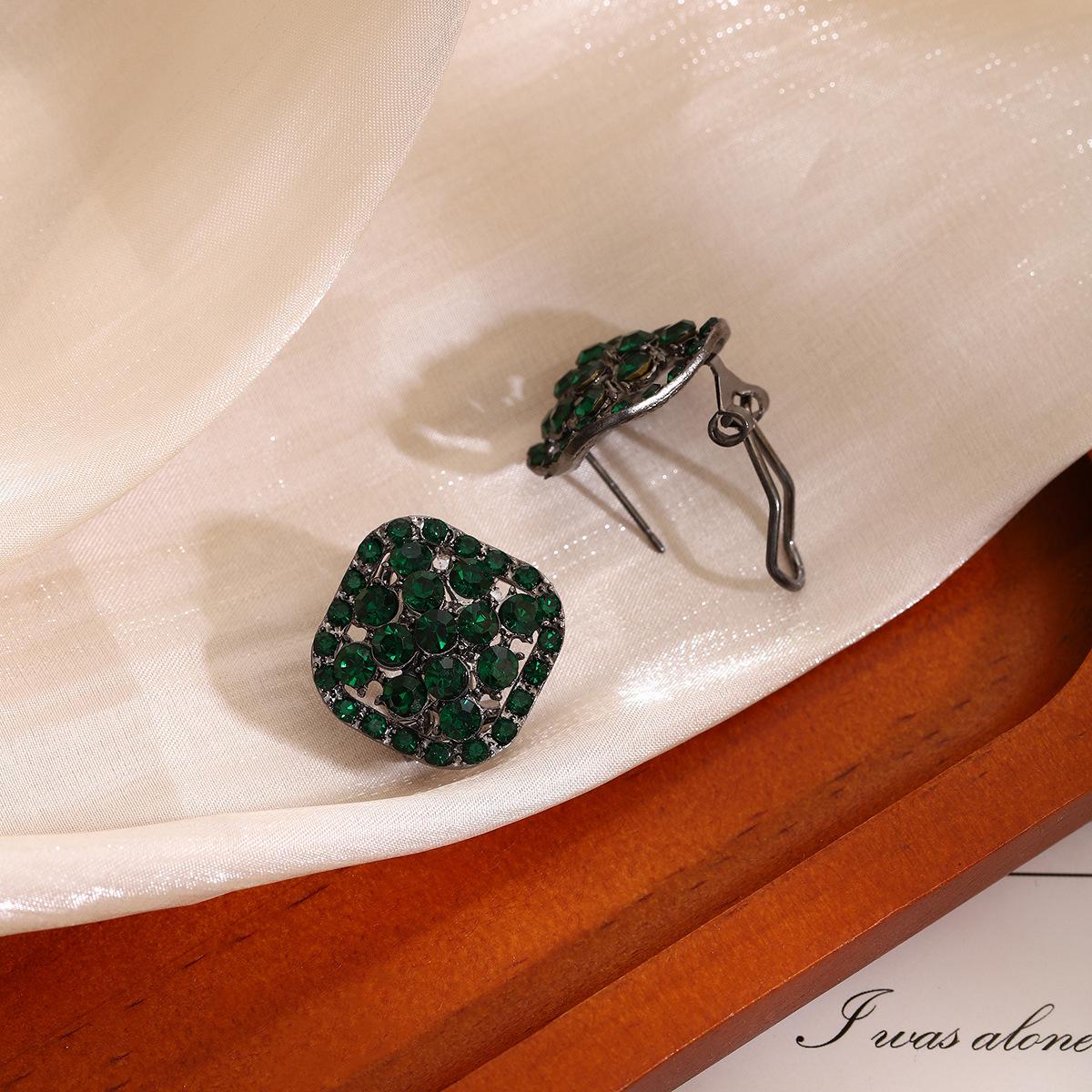Silver Needle Rhinestone Stud Earrings - Luxurious Green Geometric Design