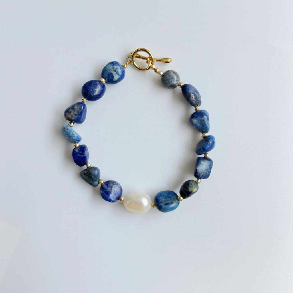Artistic Blue Veined Stone & Pearl Bracelet with Spliced Clasp – High-End Hazy Blue Design