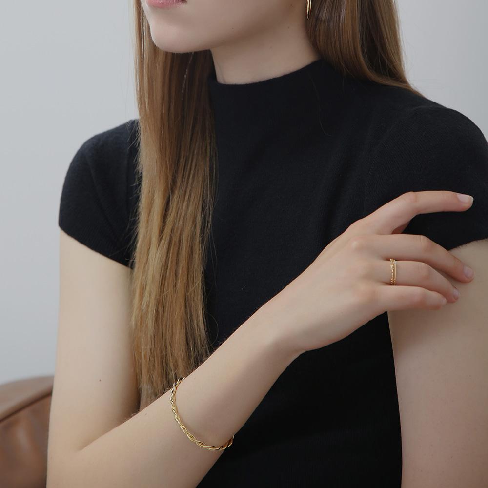 Dieuamour Braided Edge Open Bracelet 2 Colors