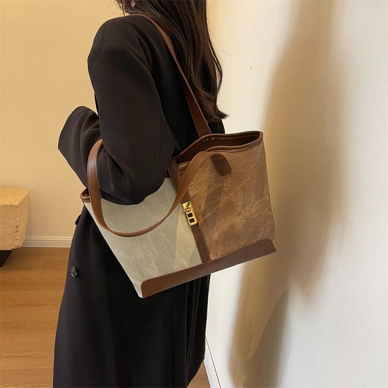 Large Capacity Bag for Women New High-End Versatile Handbag and Shoulder Bag for Office Ladies Commuting Tote Bag
