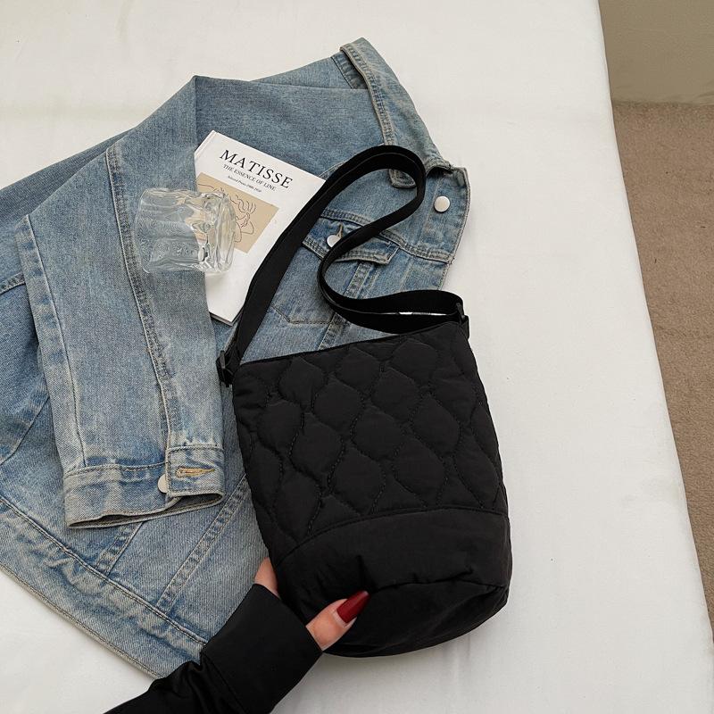 Women's large-capacity bag Women's 2025 new trendy fashion messenger bag niche single shoulder casual foreign style bucket bag