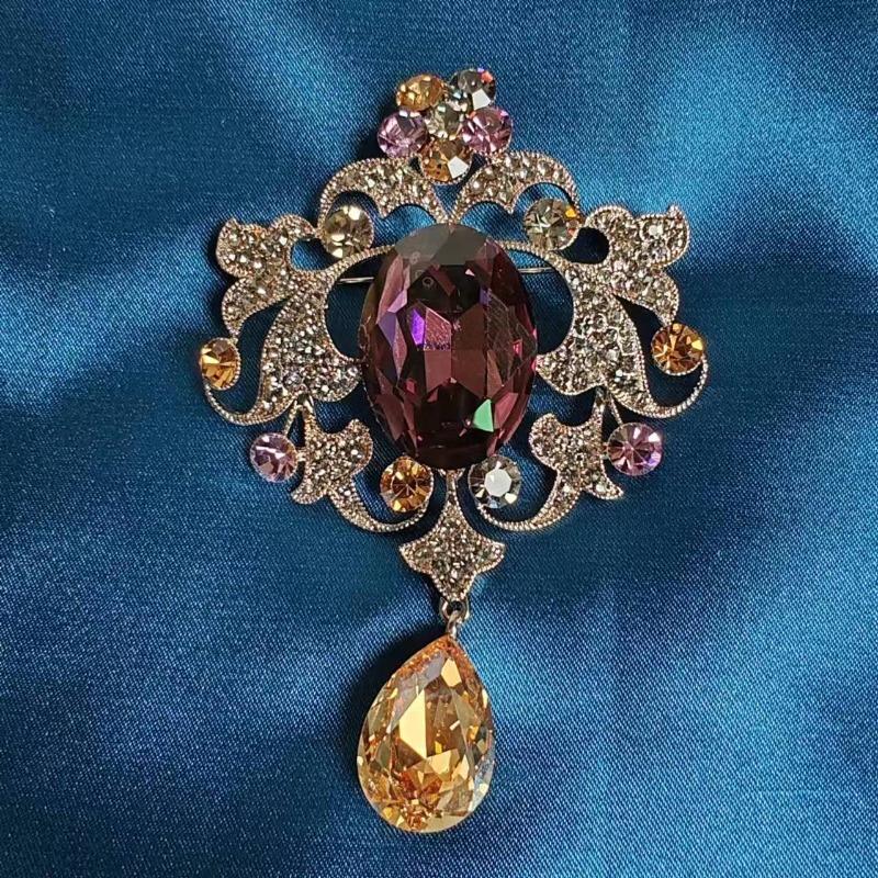 Brooch: high-end crystal brooch, vintage teardrop pendant pin