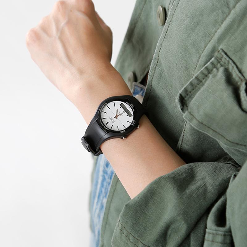 Casio CASIO YOUTH Serisi-Disk Çift Ekran Serisi Modaya Uygun Retro Basit Akıcı Klasik İbreli Çift Ekran Çok Fonksiyonlu Su Geçirmez AW-90H-7E