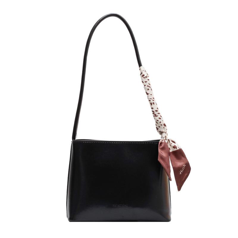 Women's bag 2025 new solid color niche hair ins shoulder bag retro versatile foreign style messenger armpit bag