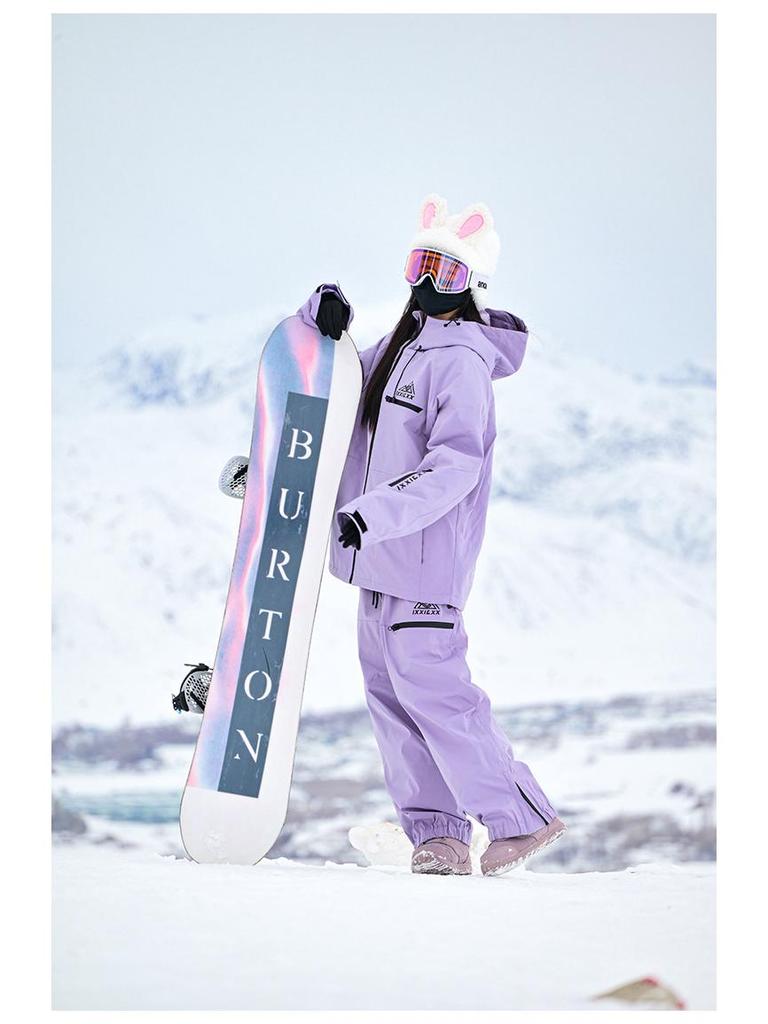Women's Influencer Style Ski Suit: Padded Jacket with Hood