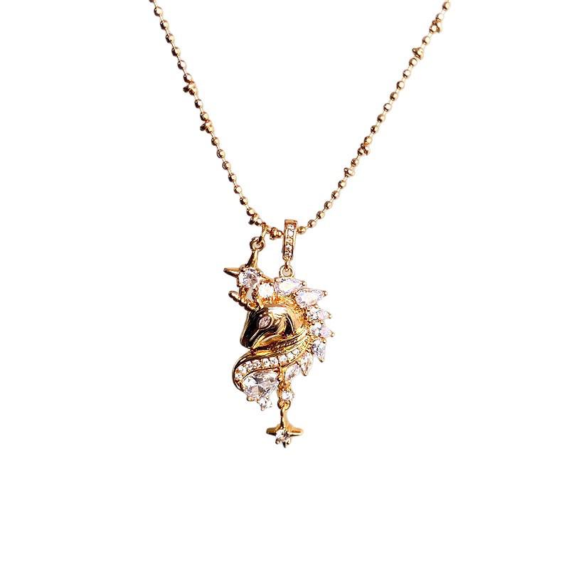 Collana con Ciondolo Cavallo Zodiacale Placcata Oro 18k - Elegante Design a Cielo Stellato, Delicata Catena per la Clavicola.
