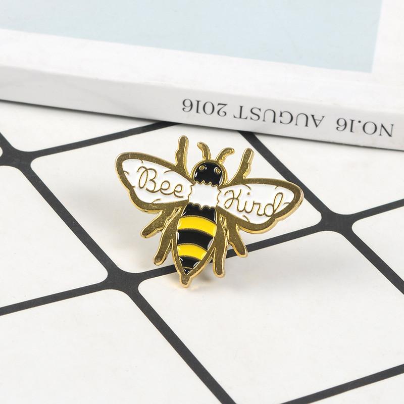 Adorable Cartoon Creative Bee Alloy Brooch Pin Cute Enamel Badge For Fashionable Attire