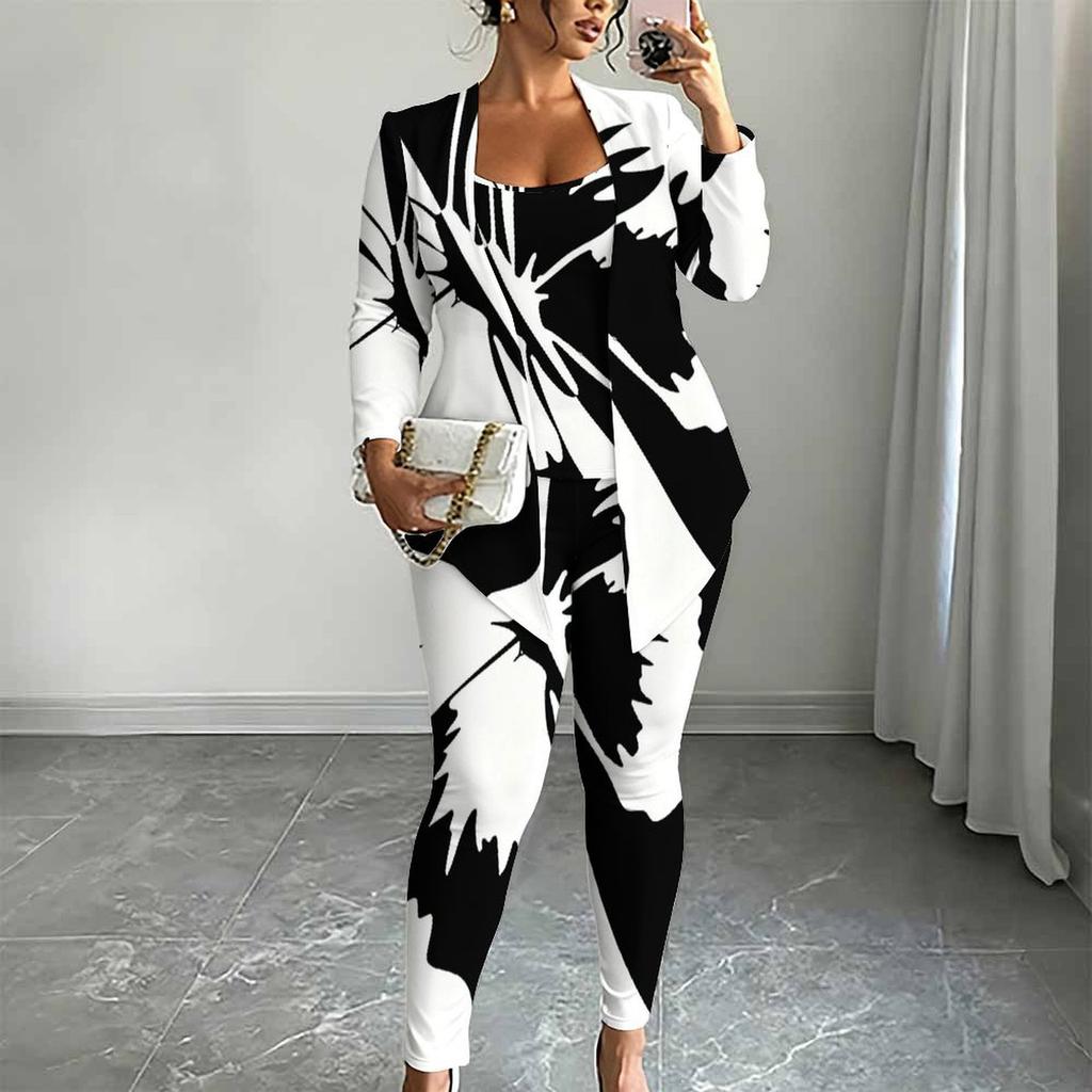 Plus Size Butterfly Floral Print 3 Piece Outfit, Long Sleeve Open Front Cardigan Cami Top Leggings Set for Women