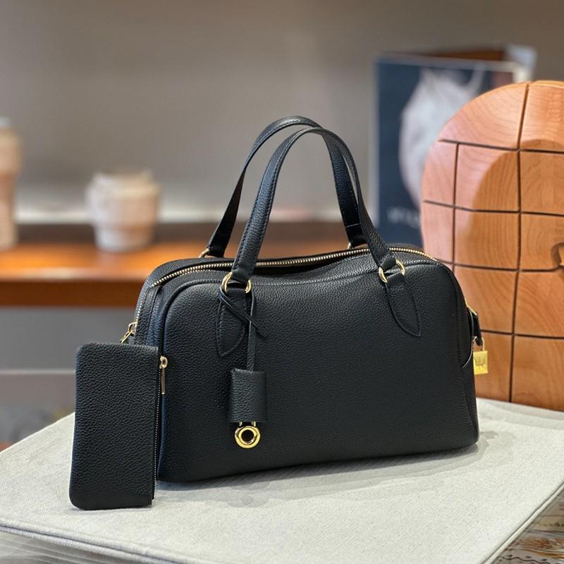 

Cross-border leather Boston bowling bag large capacity women s handbag gold buckle fitness bag commuter travel bag 30*16*13cm чёрный