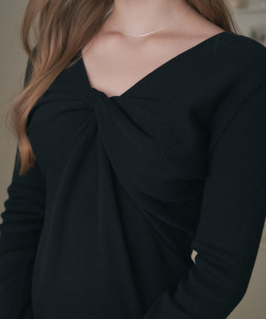 Peullobeu Twist Point Knit_Bk