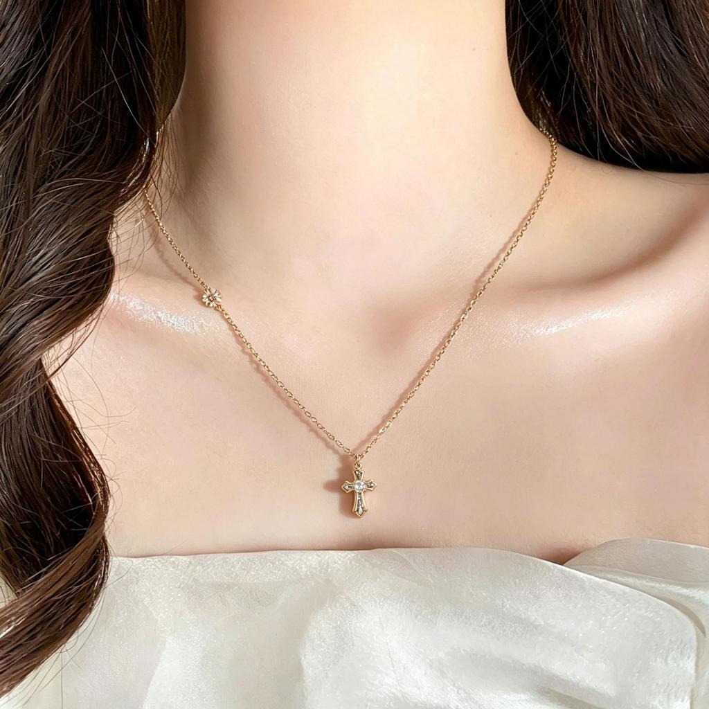 Stylish and Simple Cross Pendant Necklace Female Personality Light Luxury Versatile High Sense Collarbone Chain