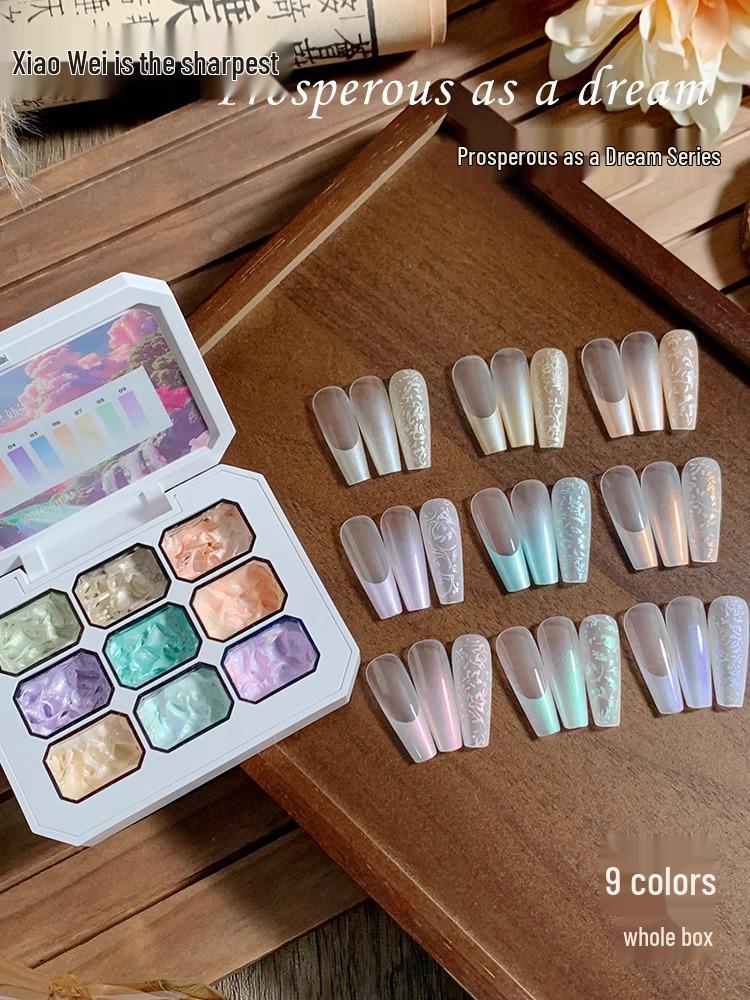 

Перламутровый гель для нейл-арта с текстурой русалки от Энни