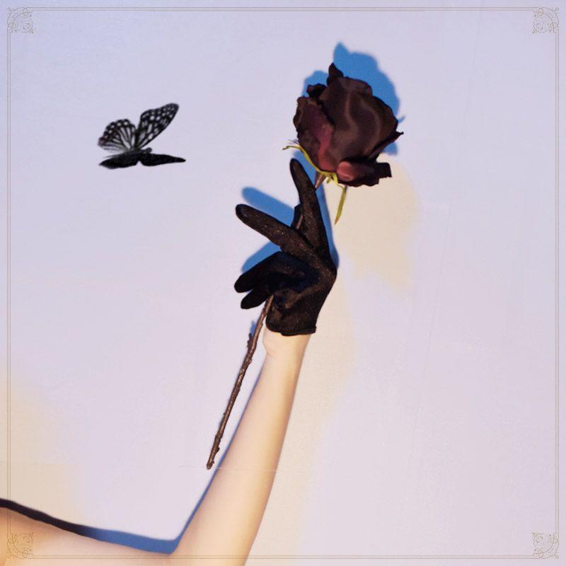 

Женские атласные перчатки в стиле Темная Лолита Black Satin half Palm