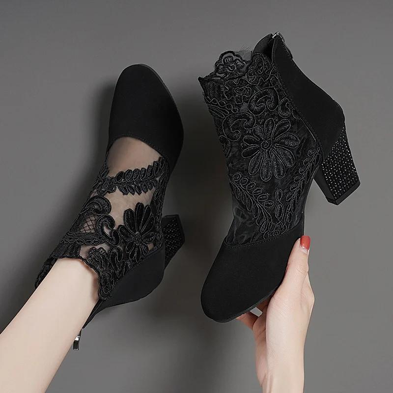 2025 New Fashion Women High Heels Lace Flower Ankle Strap Hollow Out Sandals Round Toe Zip Pumps