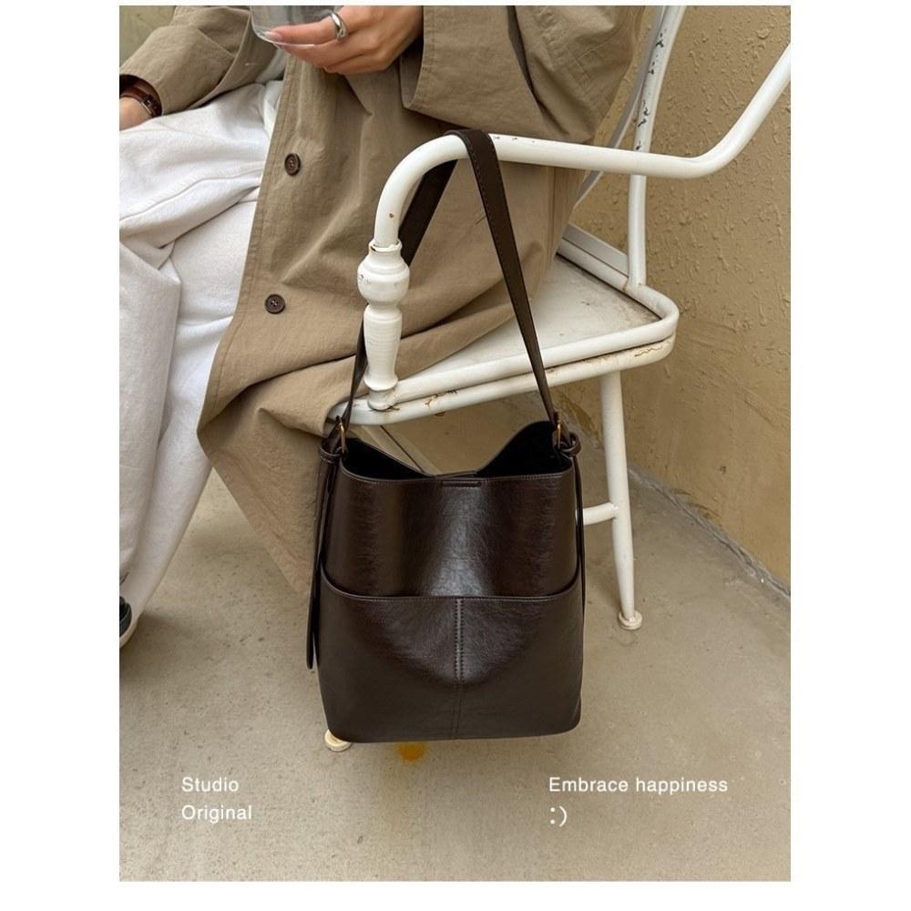 Women Large Capacity Vintage Soft PU Tote Bag with Hand Carry for Daily Commute