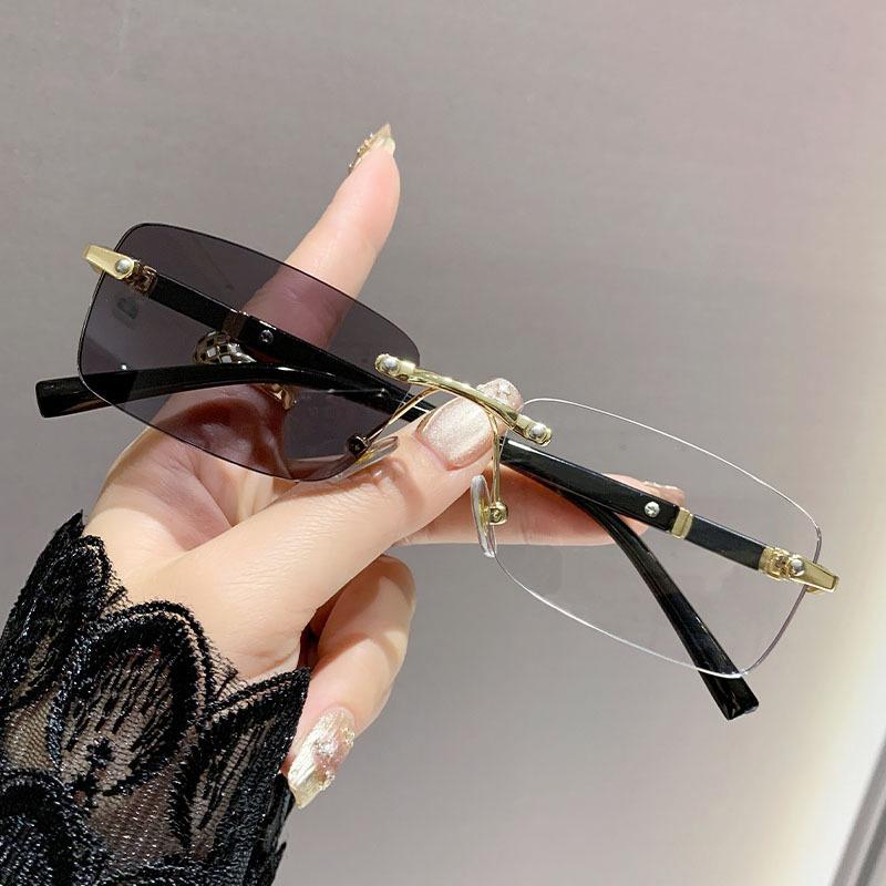 

Фотохромные линзы прогрессивного типа в деловом стиле с антибликовым покрытием без оправы для мужчин, с высококлассной окантовкой и без оправы.3323 -3.75 золотой