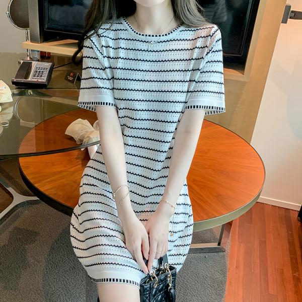 

Шикарное полосатое вязаное миди-платье - Лето 2025 Женский приталенный стиль светской львицы One Size (up to 125 jin) белый