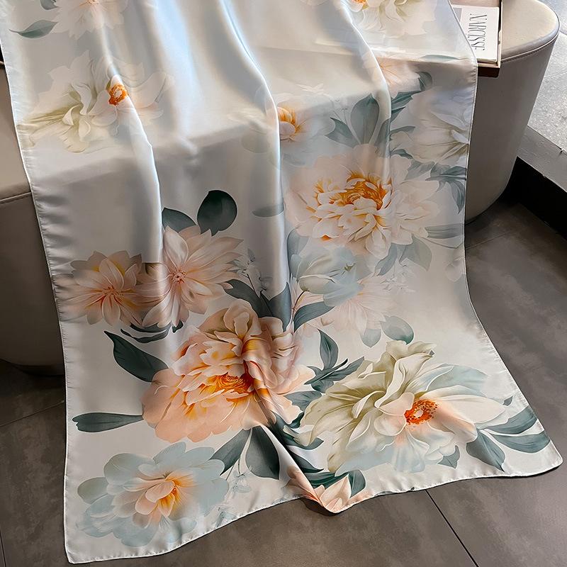 New Printed Shawl Temperament Fashionable Silk Scarf for Women In Autumn and Winter Warm Scarf Air Conditioning Spring and Autumn Beach Towel