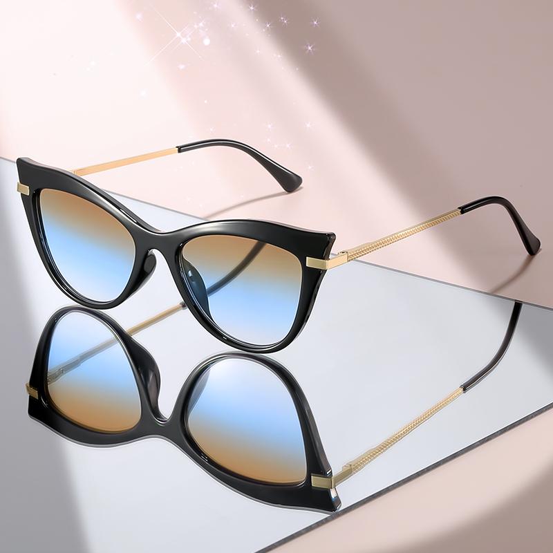 Elegant Retro Cat Eye Clear Lens Glasses for Women - Purple Gradient Frame with Gold Metal Arms, Fashion Eyewear for Daily Wear