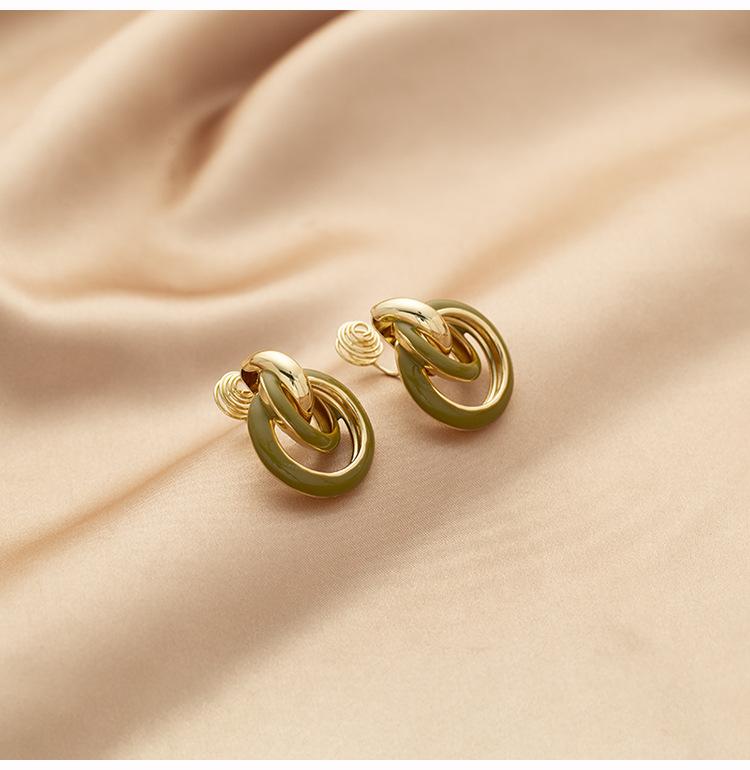 

Fashionable Simple Metal Circle Buckle Retro Mosquito Without Ear Holes Ear Clips for Women