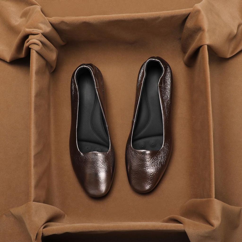 Super soft and beautiful, not tired feet 2025 French single shoes women's new flat-soled grandma shoes comfortable soft-soled small leather shoes