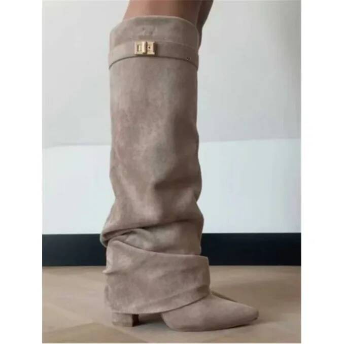 Stivali da Donna Alti al Ginocchio in Finta Pelle Scamosciata Nera Punta Appuntita Fibbia Pieghevole Tacco Grosso Stivali Street Fashion