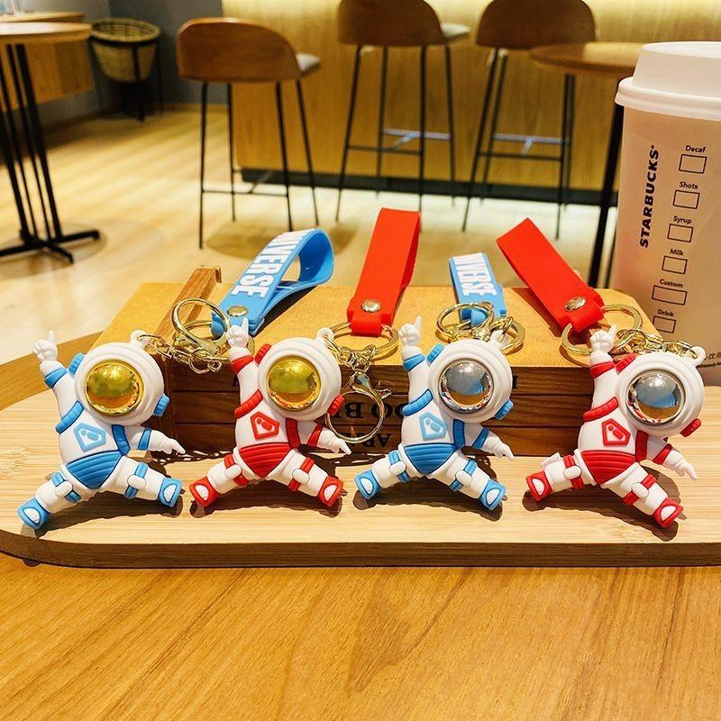 Cartoon Astronaut Charming Keychain Durable Silicone Key Ring For Friends And Family Gifts