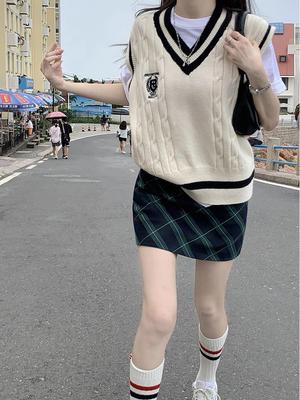 Kadın Kolej Tarzı Örme Yelek: Trend İlkbahar/Sonbahar Katmanlı Kolsuz Kazak