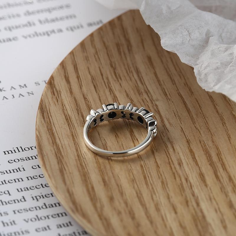 Inlaid acrylic imitation black gemstone ring for men and women, vintage vintage fashion and artistic handmade gift